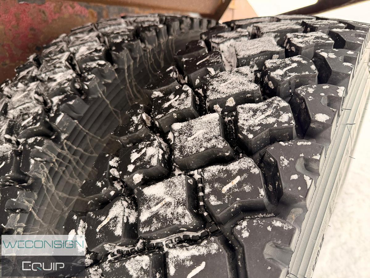 Used 2015 Kenworth T800 Tri Drive Winch Truck