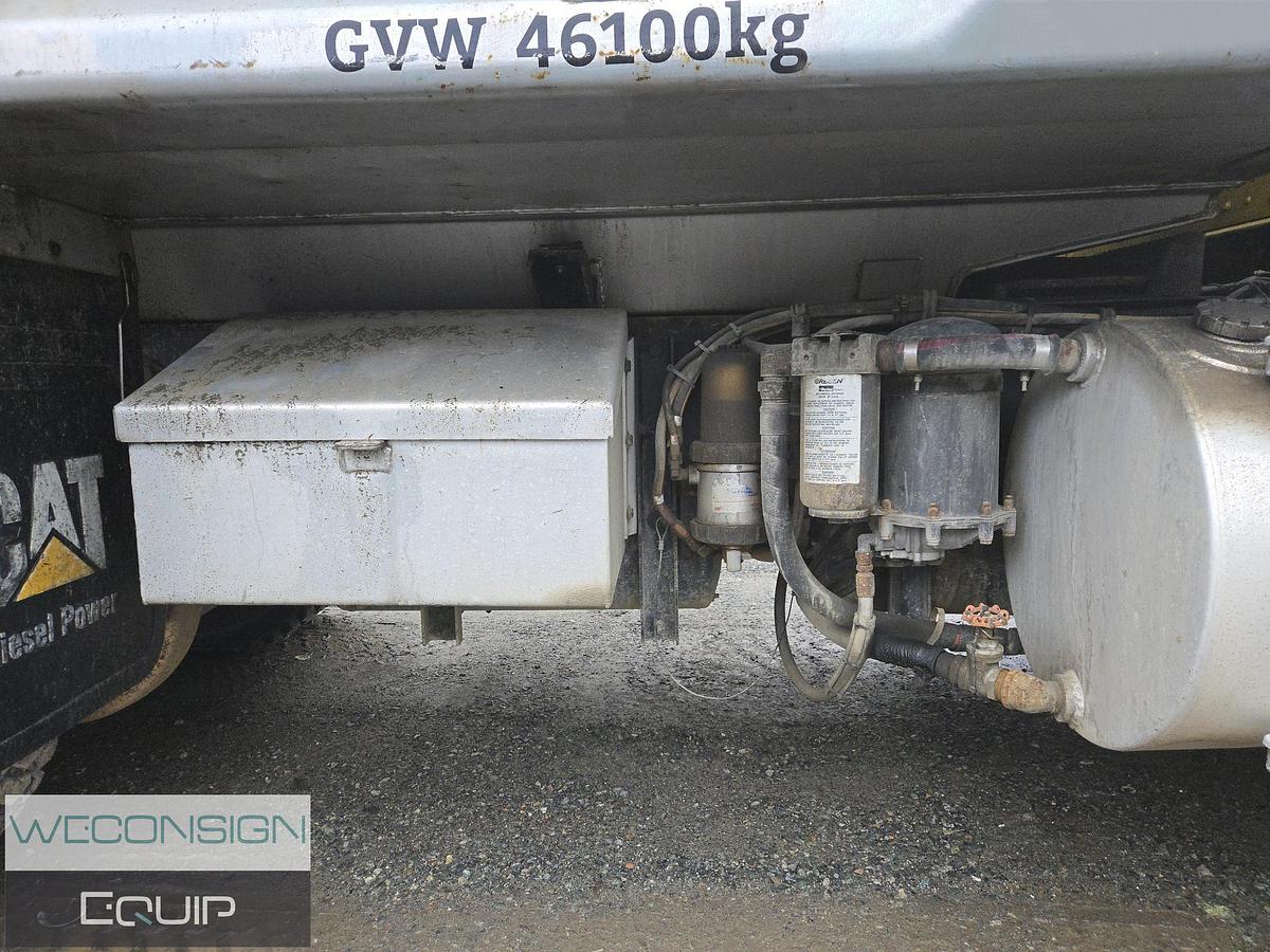 Used 2004 Kenworth T800B TA Dump Truck