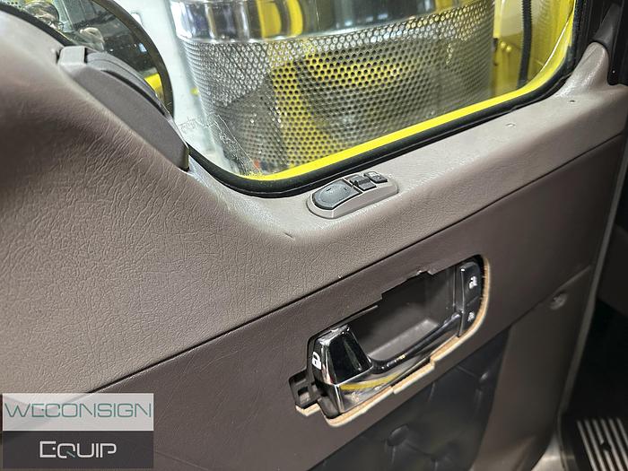 Used 2019 Kenworth W900L Sleeper Tandem Yellow