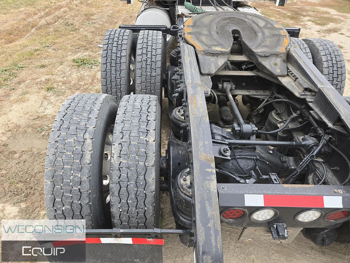 Used 2006 Kenworth W900B Sleeper Truck Tractor