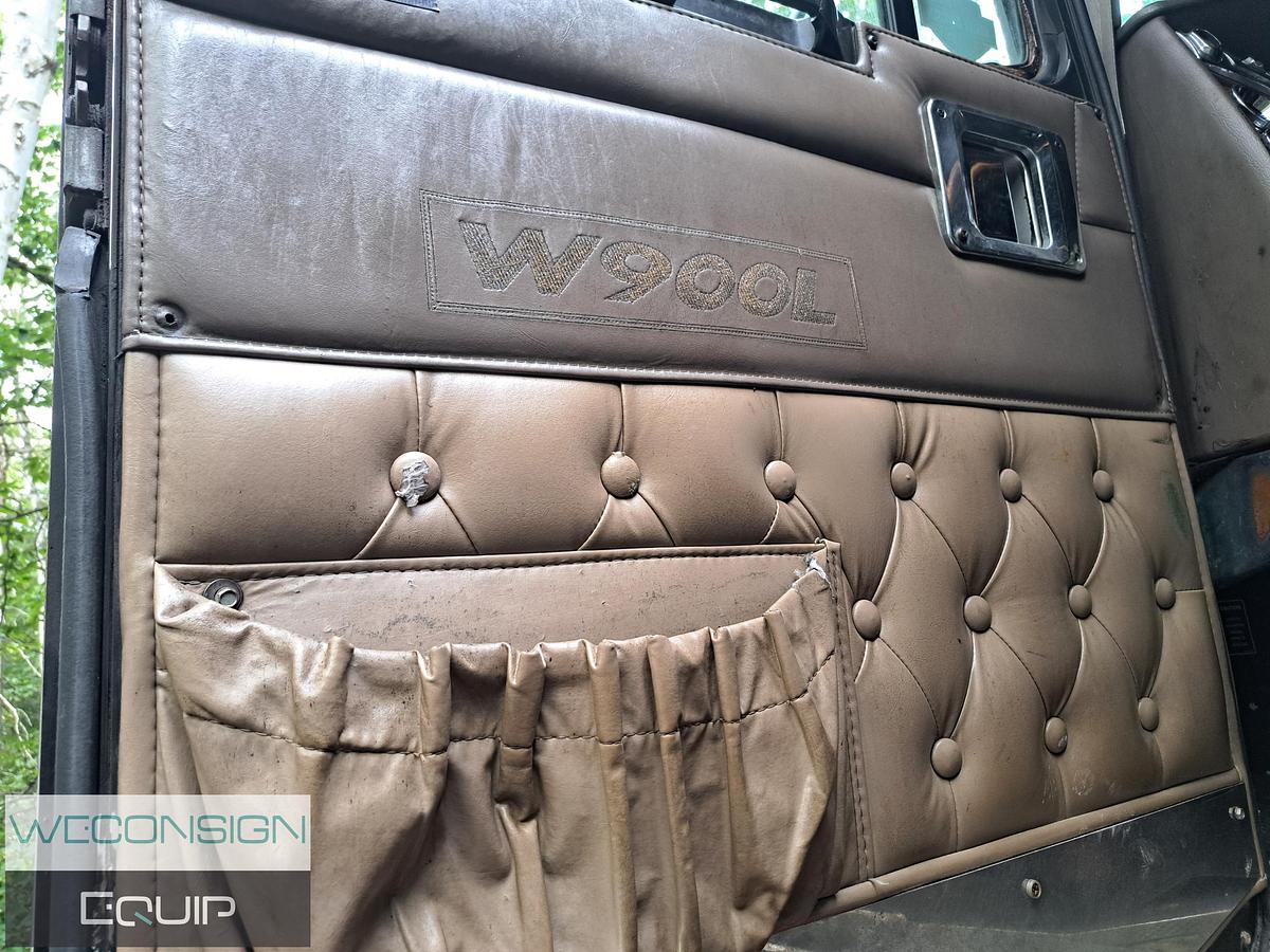 Used 2006 Kenworth W900L Sleeper Tractor