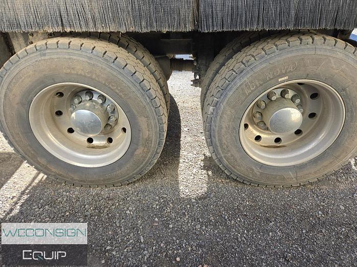 Used 2009 Peterbilt 367 TA Dump Truck