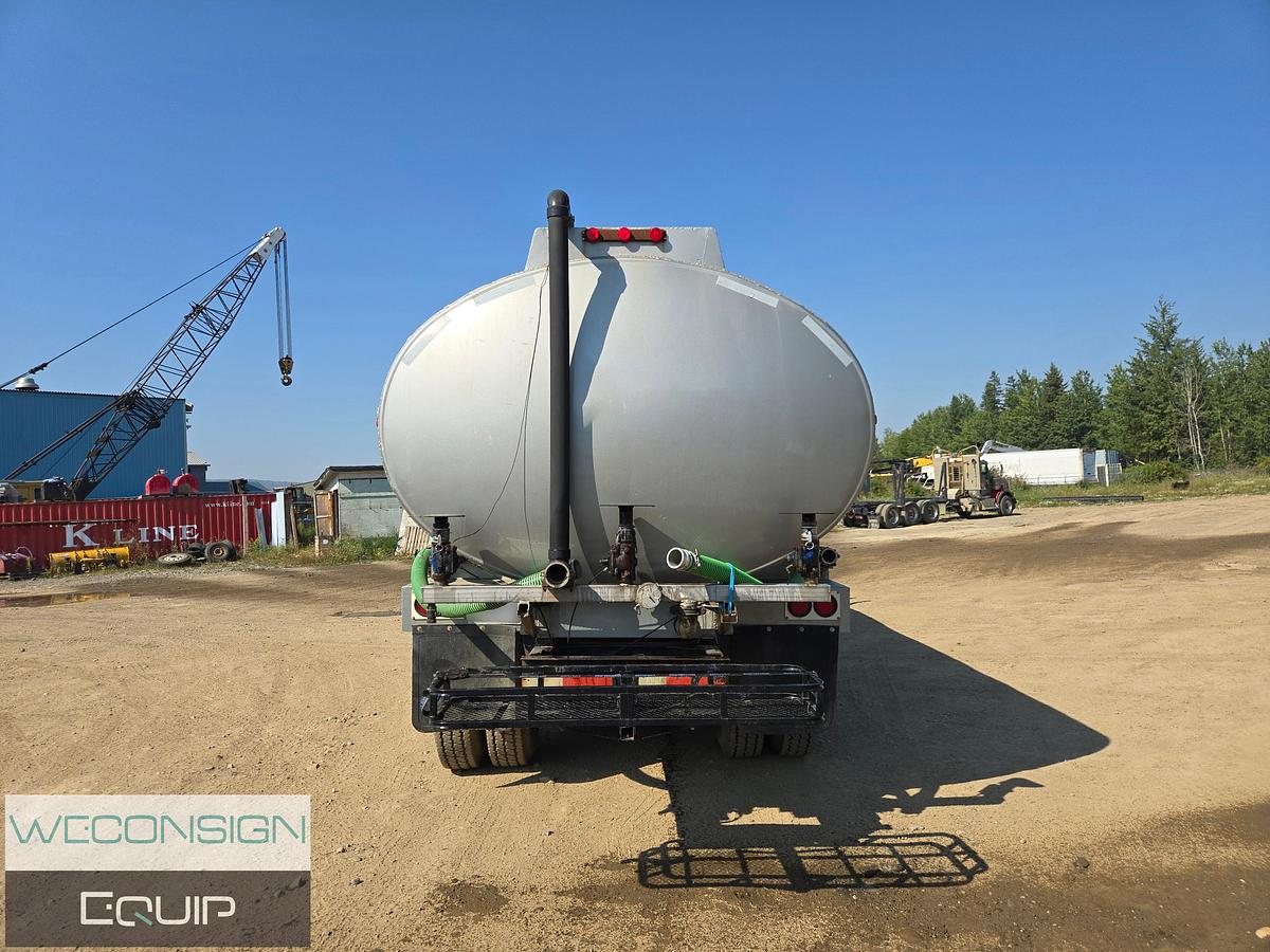 Used 1997 International 4,000 Gallon Water Truck