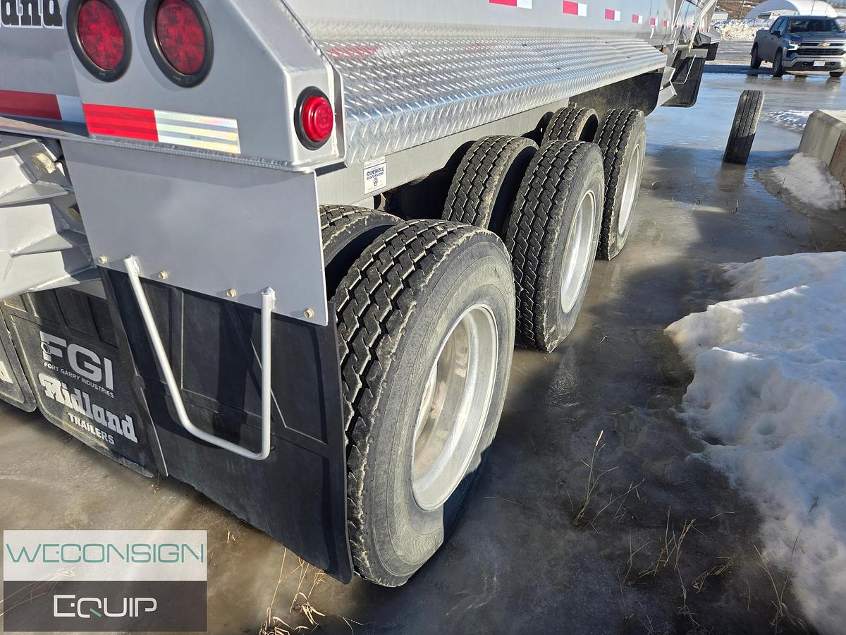 Used 2022 Midland MG43TC3000X Clam Dump Trailer