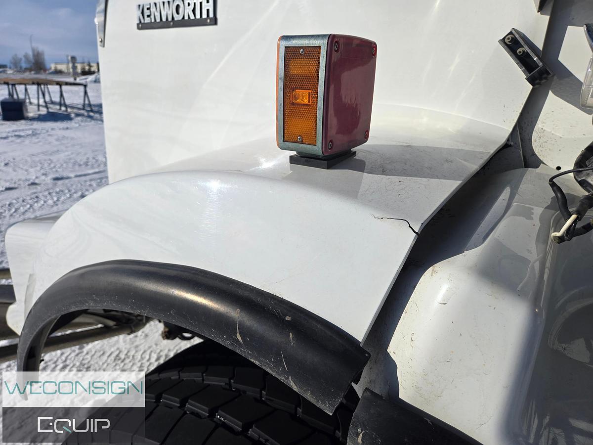 Used 2019 Kenworth T800 Winch Truck