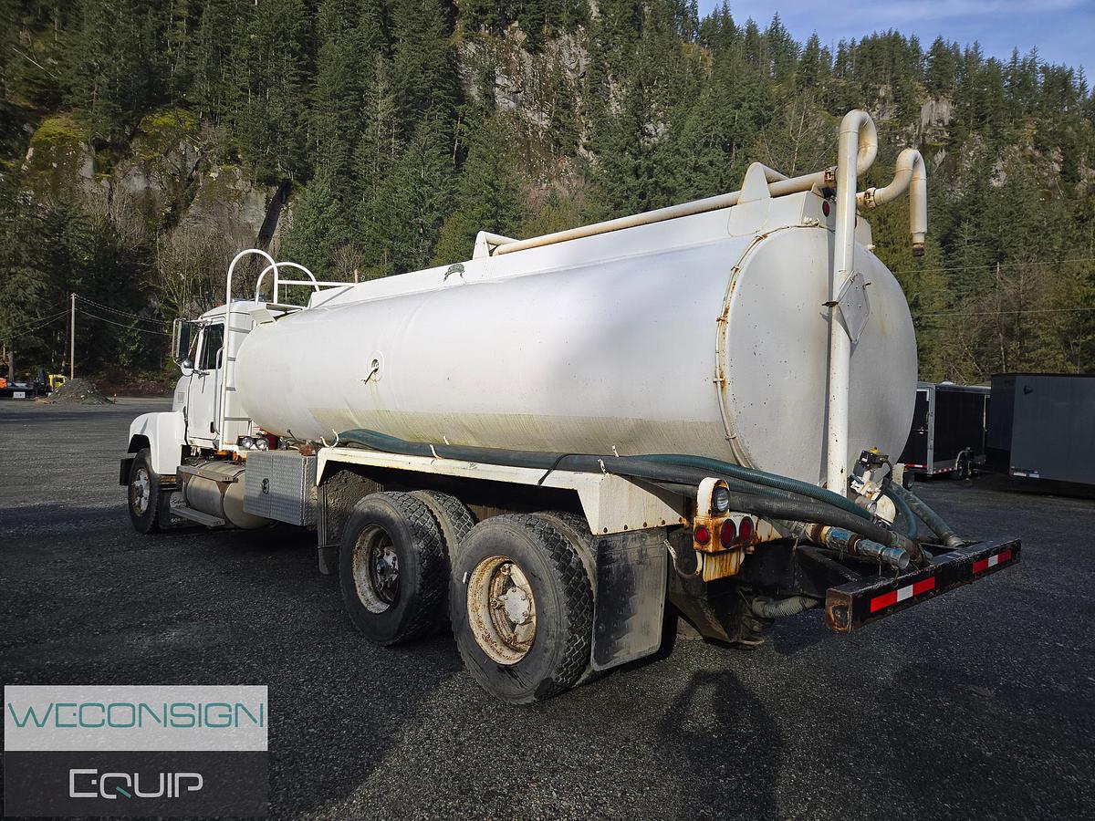 Used 1996 Mack CH613 TA Water Truck