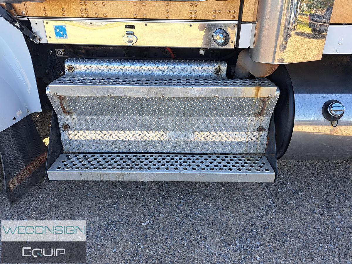 Used 2021 Kenworth W900B