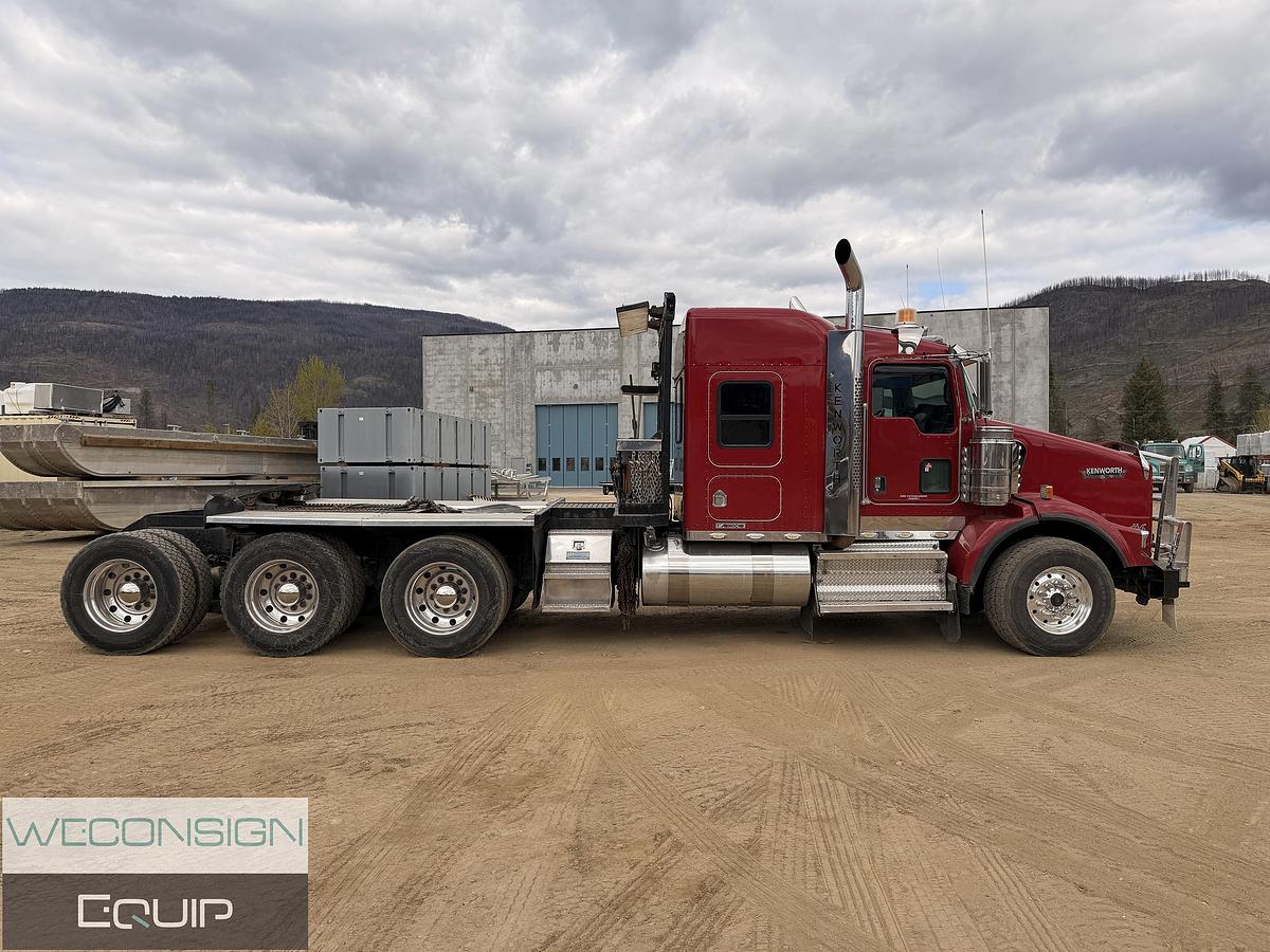 Used 2009 Kenworth T800 Winch Truck
