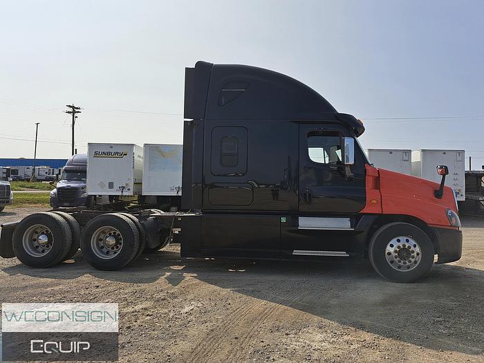 Used 2015 Freightliner Cascadia HWY Truck Tractor