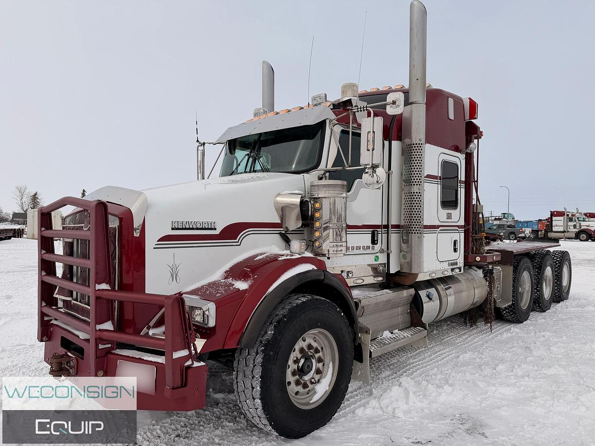 Used 2015 Kenworth T800 Tri Drive Winch Truck