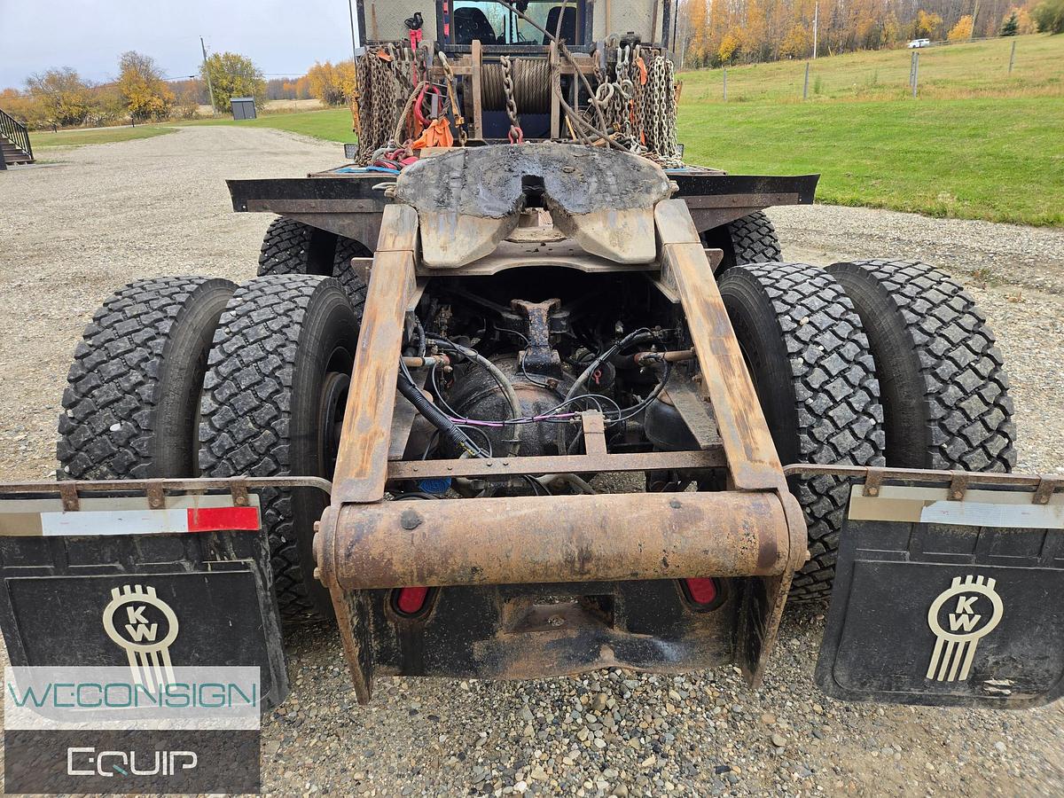Used 2004 Kenworth T800 Winch Truck