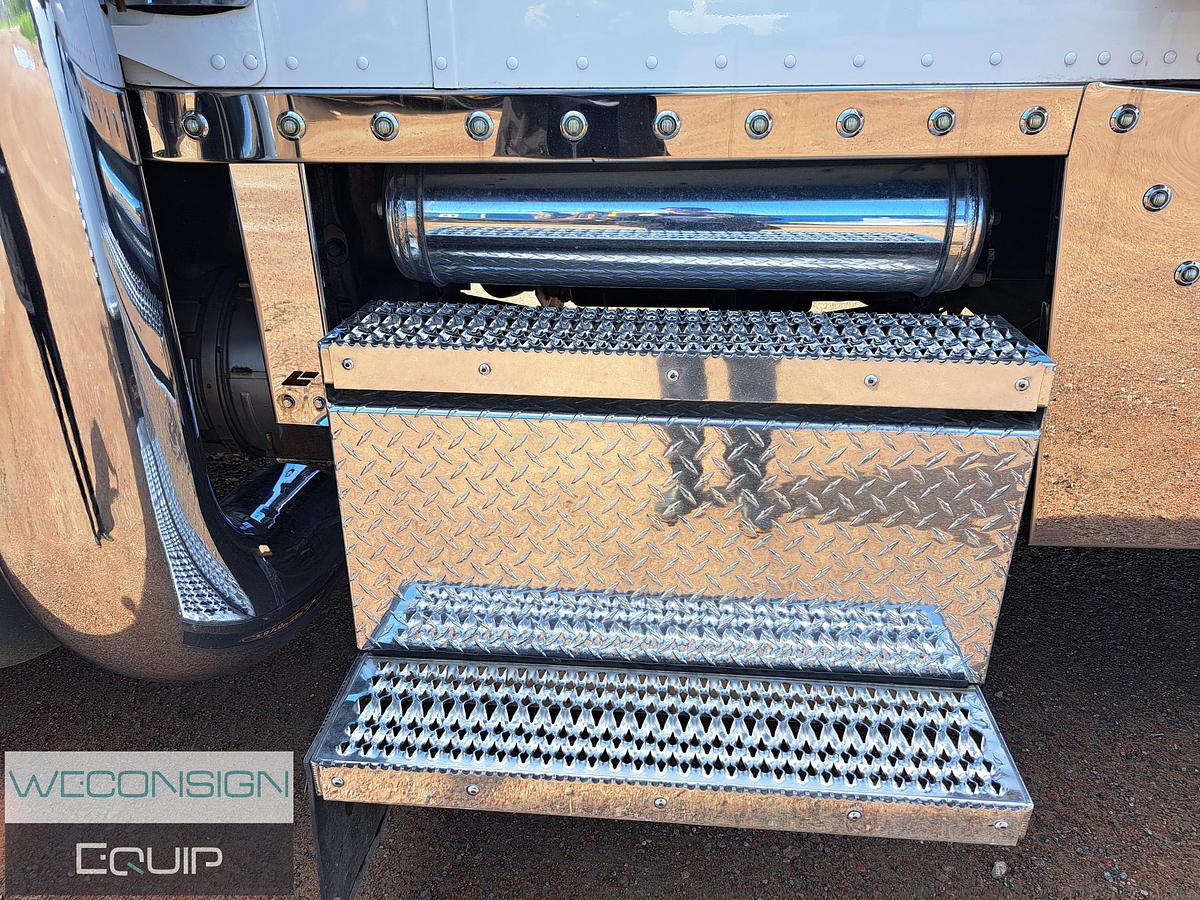 Used 2024 Peterbilt 389 Sleeper Truck Tractor