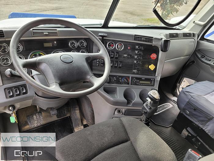 Used 2007 Freightliner Columbia Water/Tank