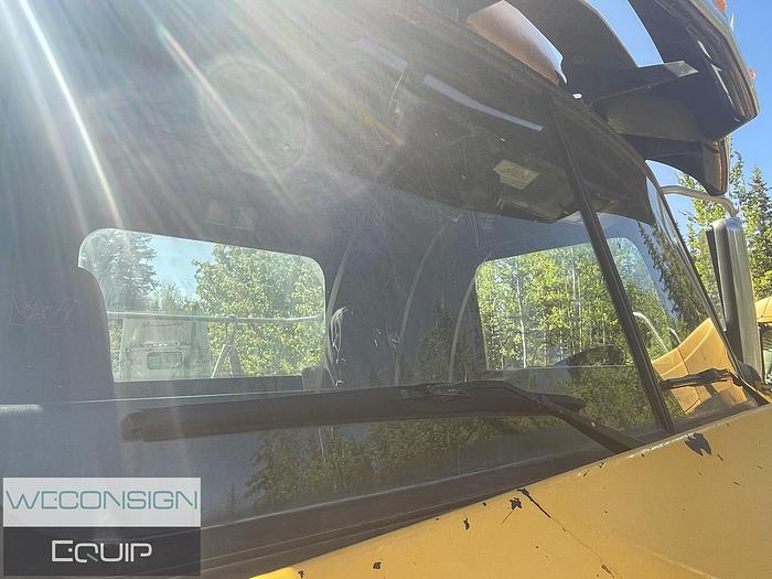 Used 2019 Western Star 5700XE DC Day Cab Truck Tractor