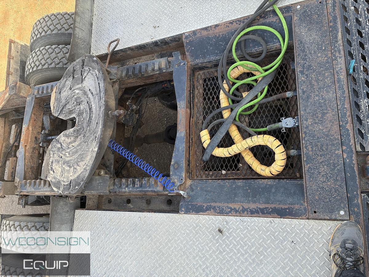 Used 2005 Kenworth T800B Sleeper Winch Truck