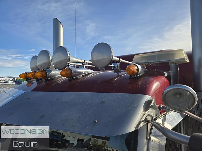 Used 2013 Peterbilt 367 Sleeper Winch Truck