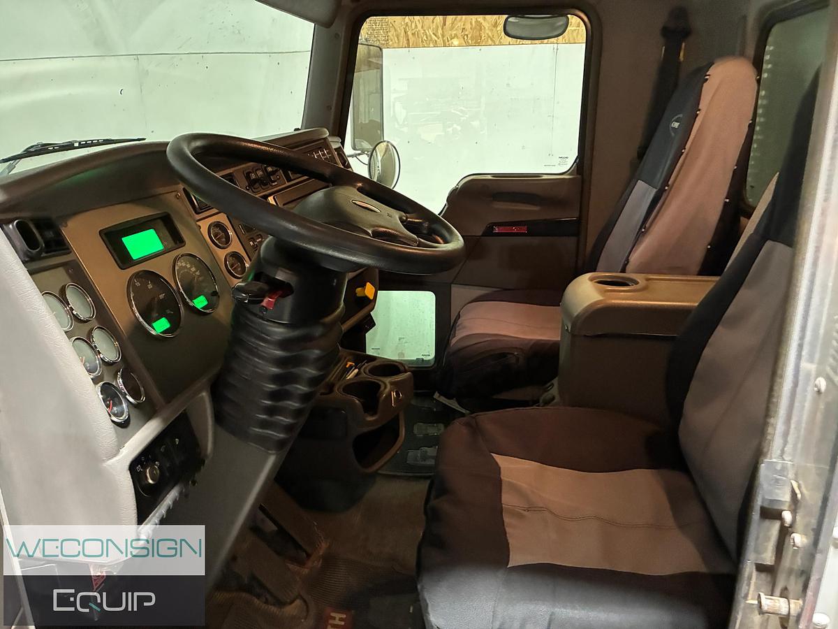 Used 2015 Kenworth T370 Van Truck