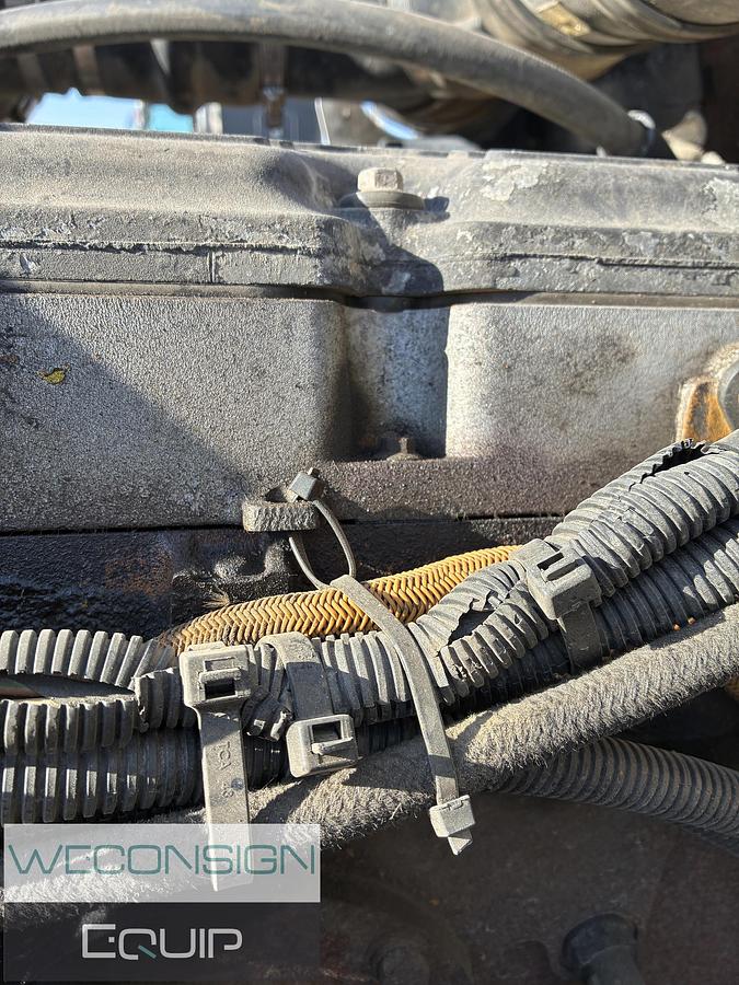 Used 2005 Kenworth T800B Sleeper Winch Truck