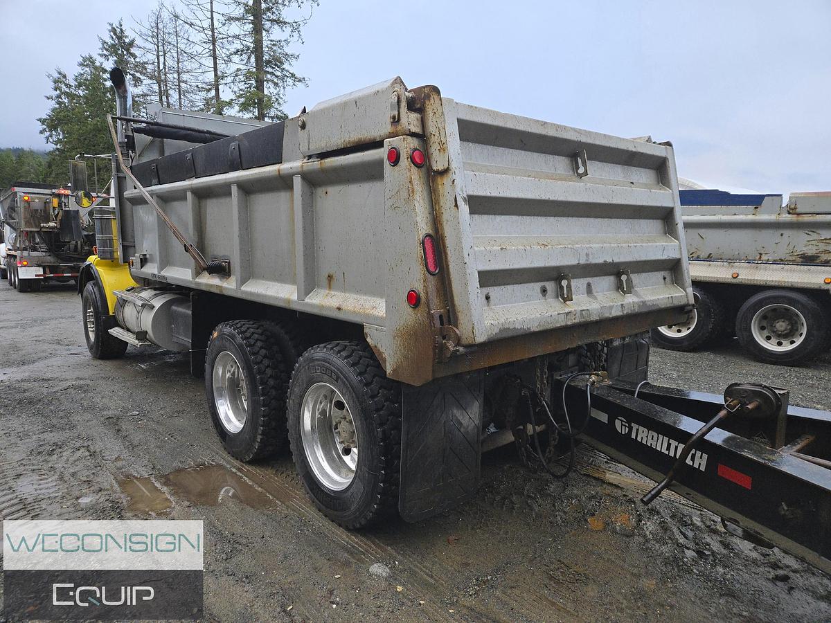 Used 2004 Kenworth T800B TA Dump Truck