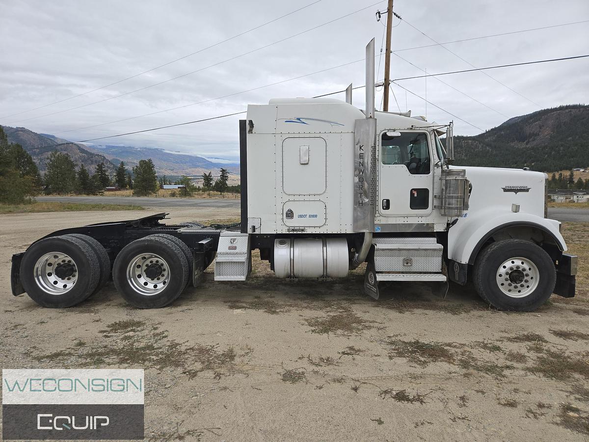 Used 2006 Kenworth W900B Sleeper Truck Tractor
