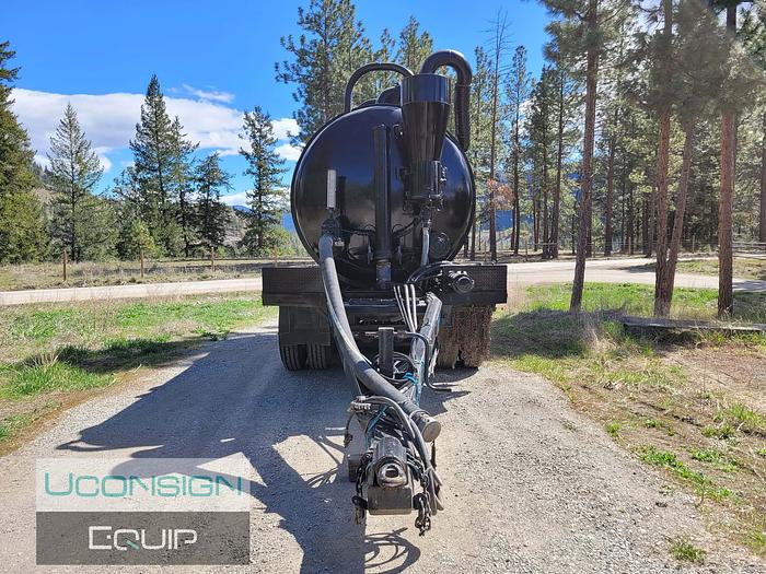 Used 2004 Park / Provac Vacuum Trailer