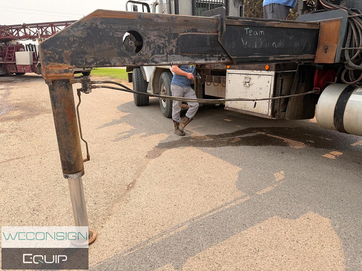 Used 2007 Freightliner FLD120SD 35 Ton Knuckle Boom Truck