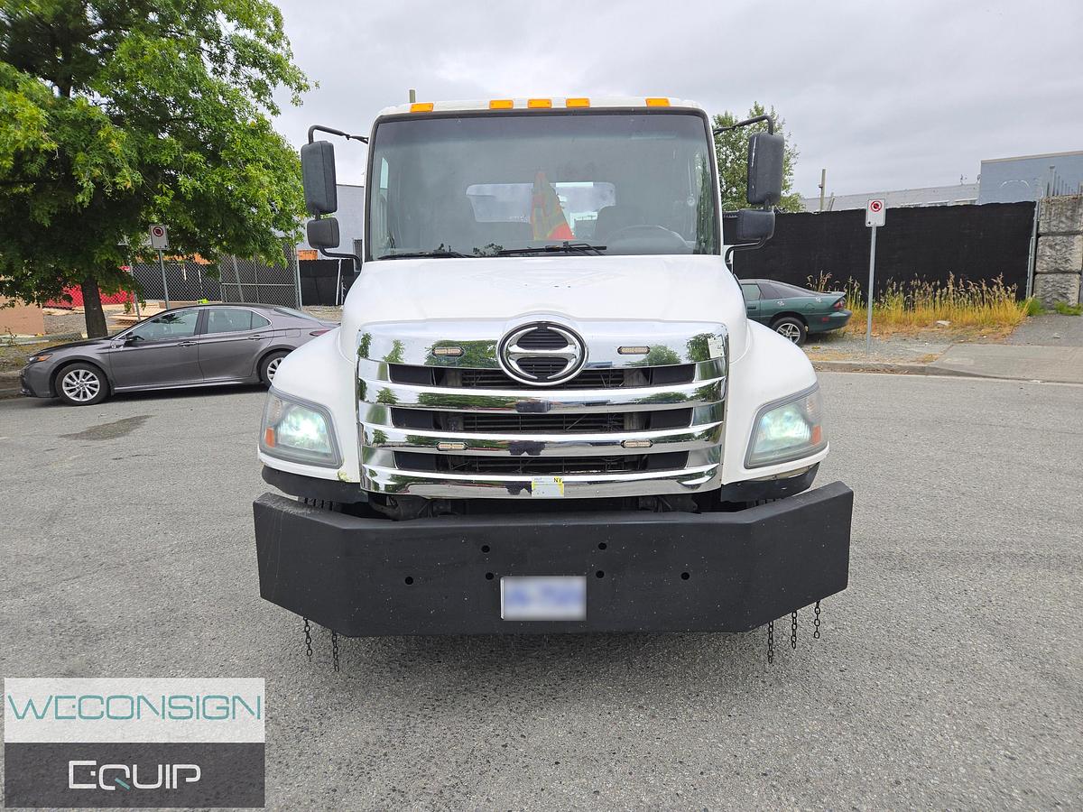 Used 2013 Hino Single Axle Rollback / Tow Truck