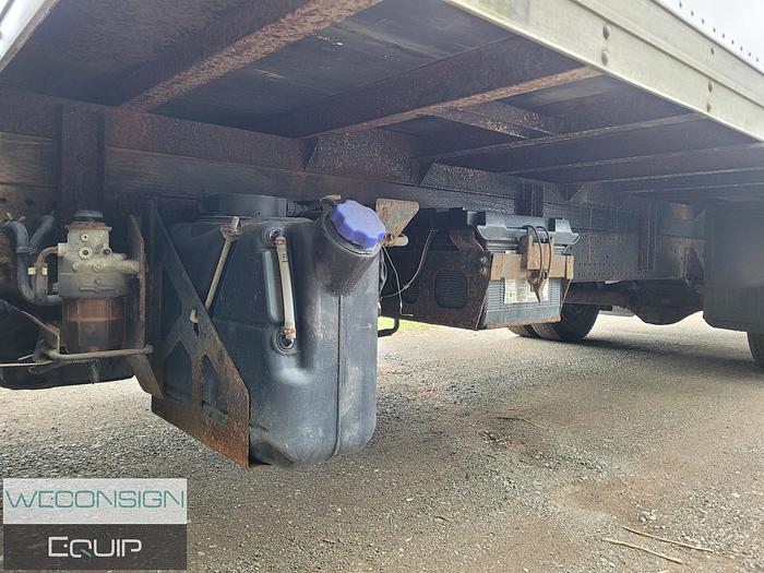 Used 2011 Isuzu NPR 18' Box/Van