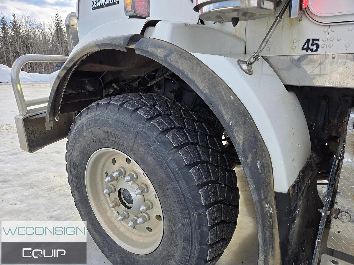 Used 2013 Kenworth T800 Winch Truck