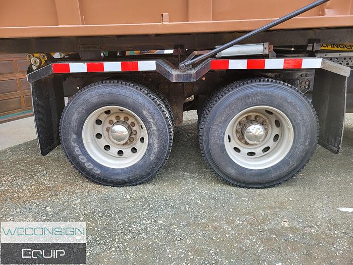 Used 2019 Peterbilt 367 Tandem Roll Off Truck