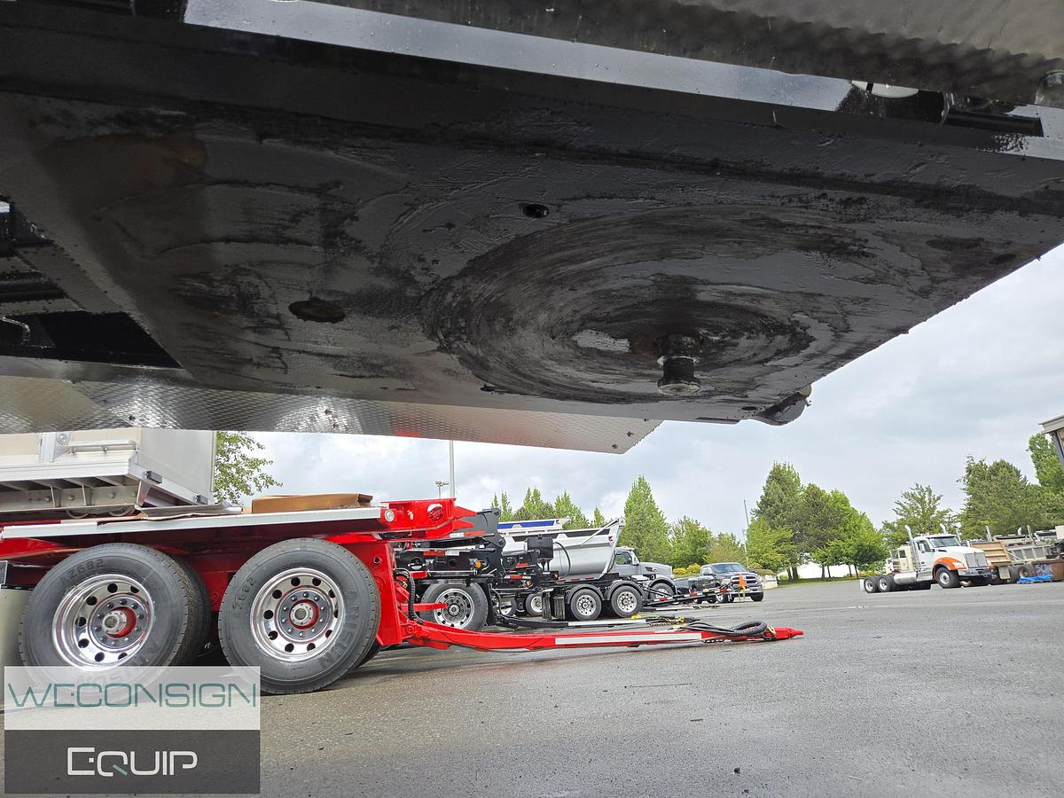 Used 2005 K-Line 60 Ton Lowbed Trailer and Jump Jeep