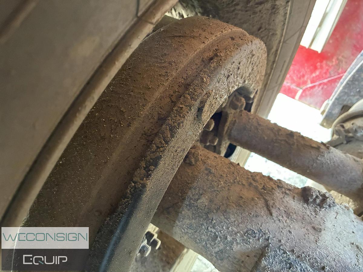 Used 2010 Kenworth T800 Tri Drive Combo Vac