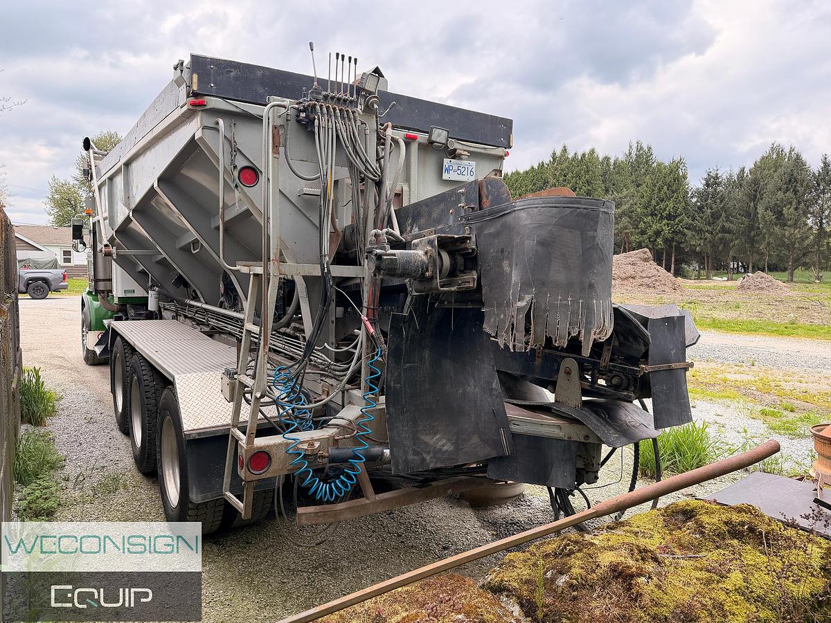Used 2000 Kenworth T800 Stone and Spreader Truck