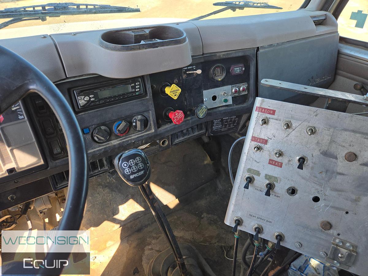 Used 1997 International 4,000 Gallon Water Truck