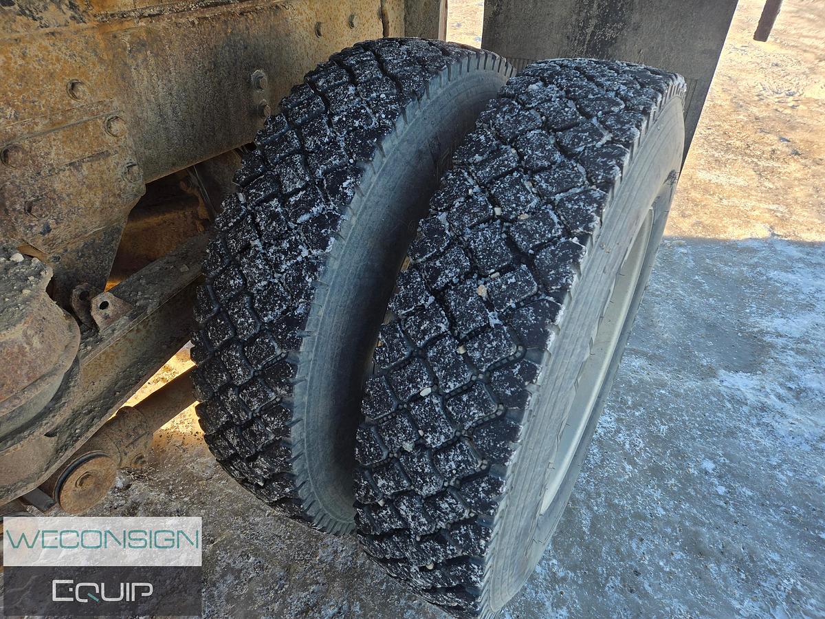 Used 2006 Kenworth C500B Bed Truck