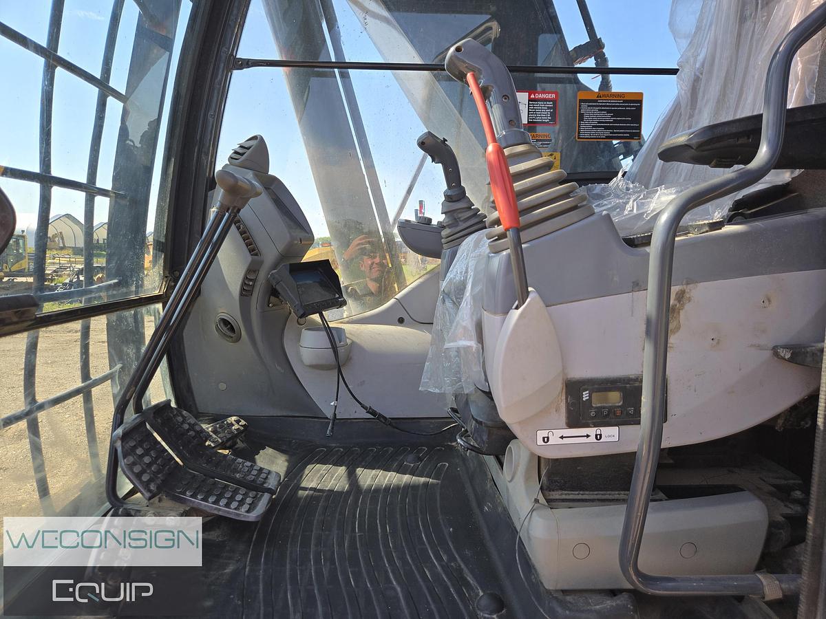 Used 2017 John Deere 250G LC Hydraulic Excavator