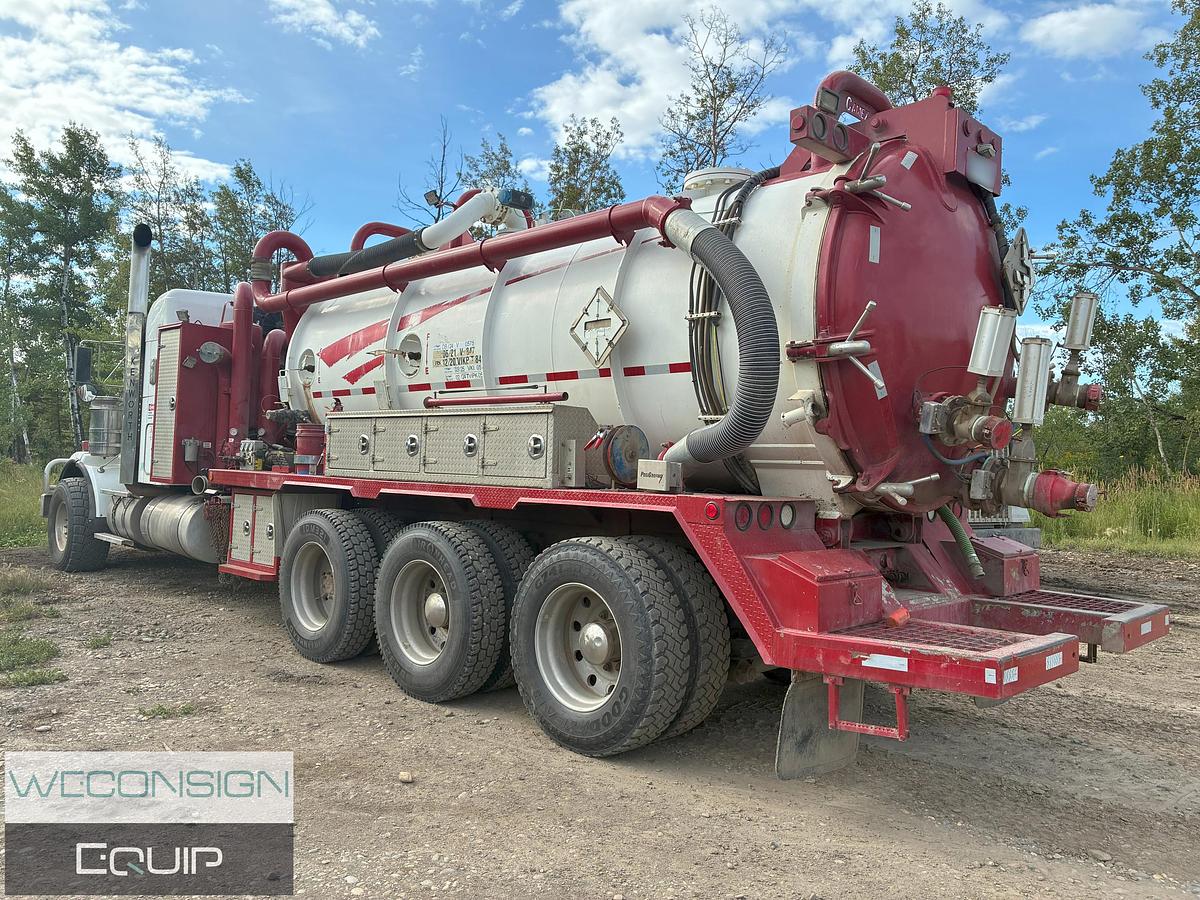 Used 2010 Kenworth T800 Tri Drive Combo Vac