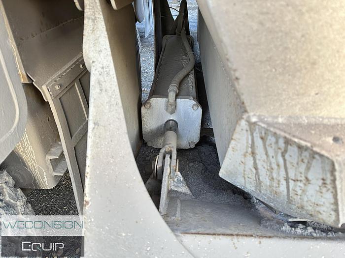 Used 2014 Midland MG38TC3000 Tridem Belly Dump