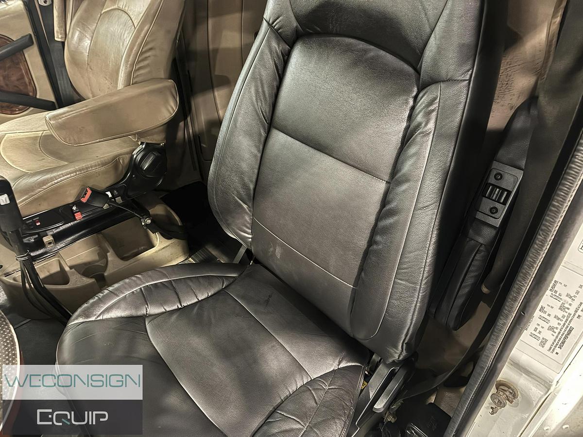 Used 2015 International Eagle Sleeper Truck