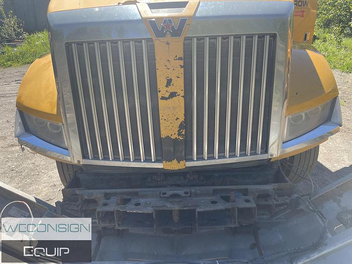Used 2019 Western Star 5700XE DC Day Cab Truck Tractor