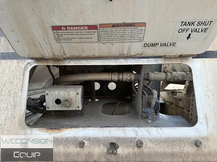 Used 2014 Midland MG38TC3000 Tridem Belly Dump