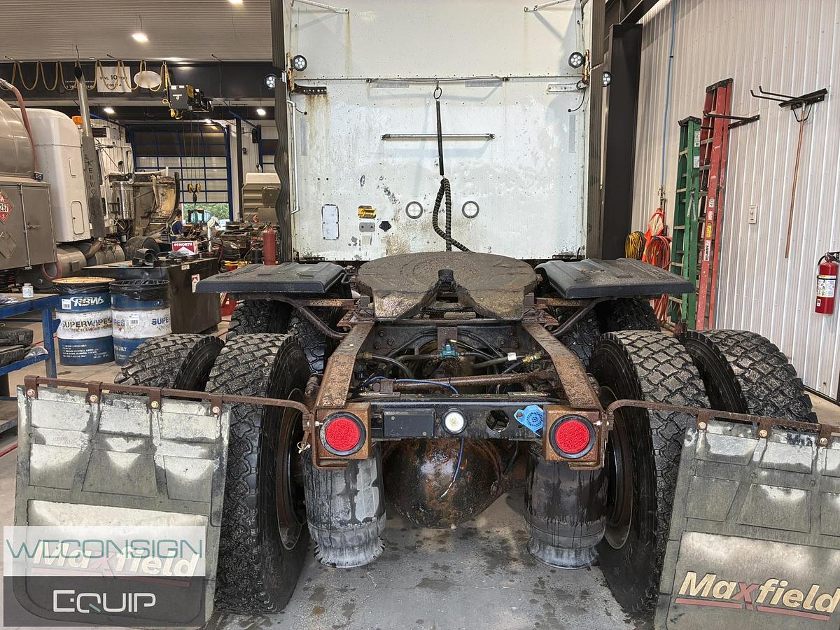 Used 2015 International Eagle Sleeper Truck