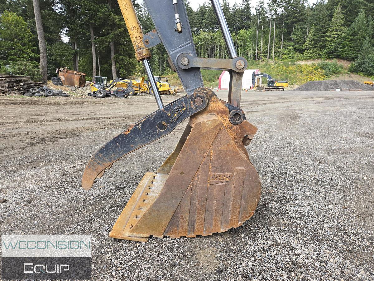 Used 2007 John Deere 240D Excavator