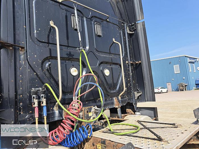 Used 2015 Freightliner Cascadia HWY Truck Tractor