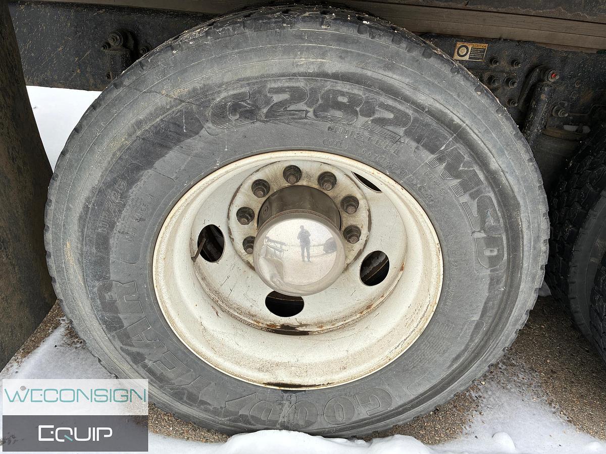 Used 2015 Kenworth T370 Van Truck