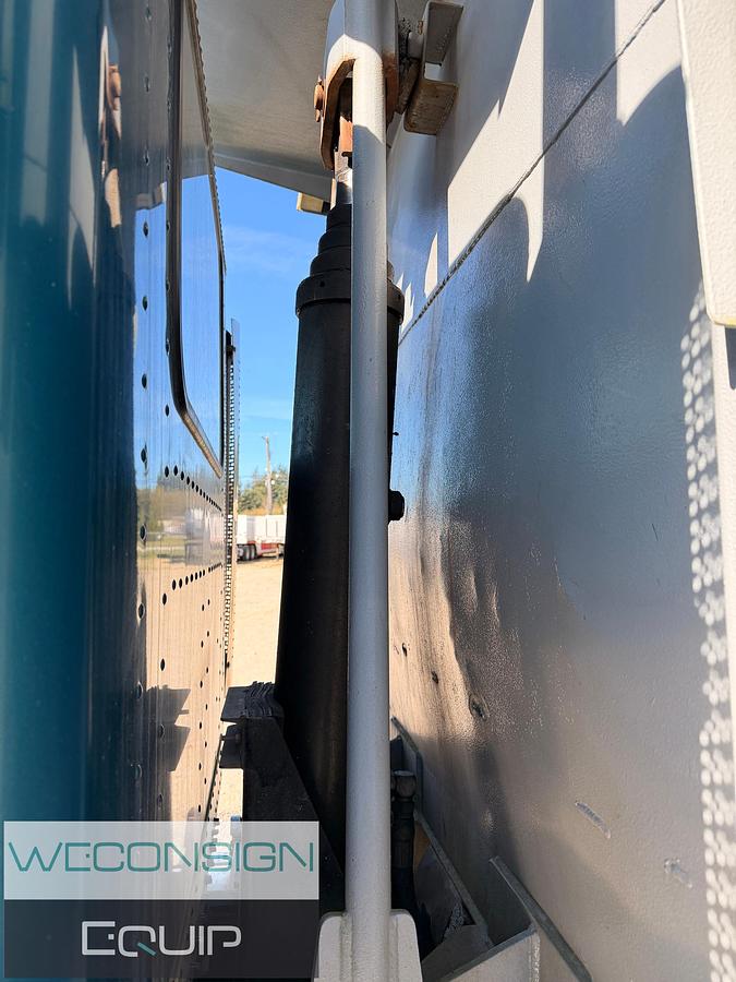 Used 1997 Freightliner USF-1E TA Dump Truck