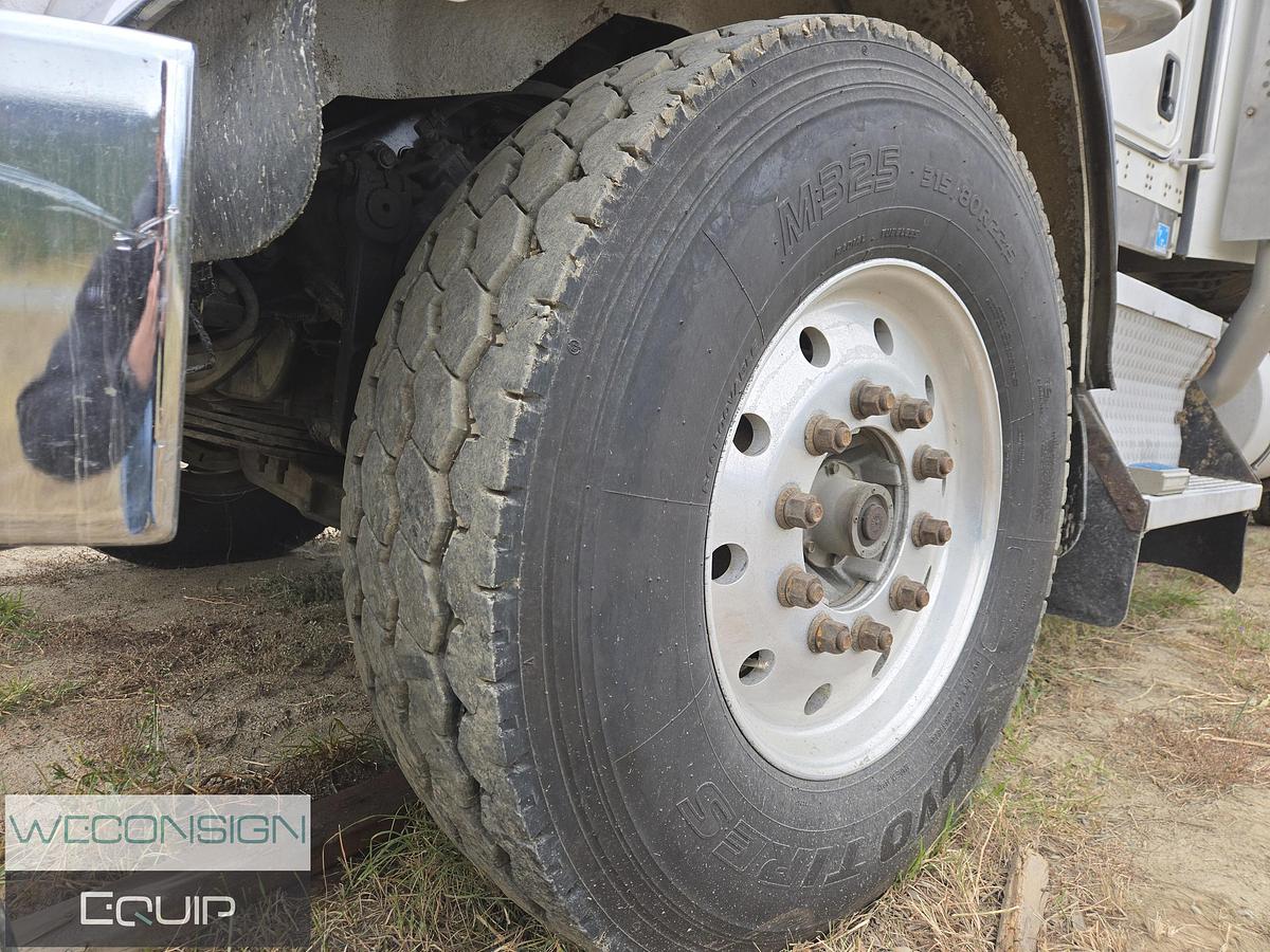 Used 2006 Kenworth W900B Sleeper Truck Tractor