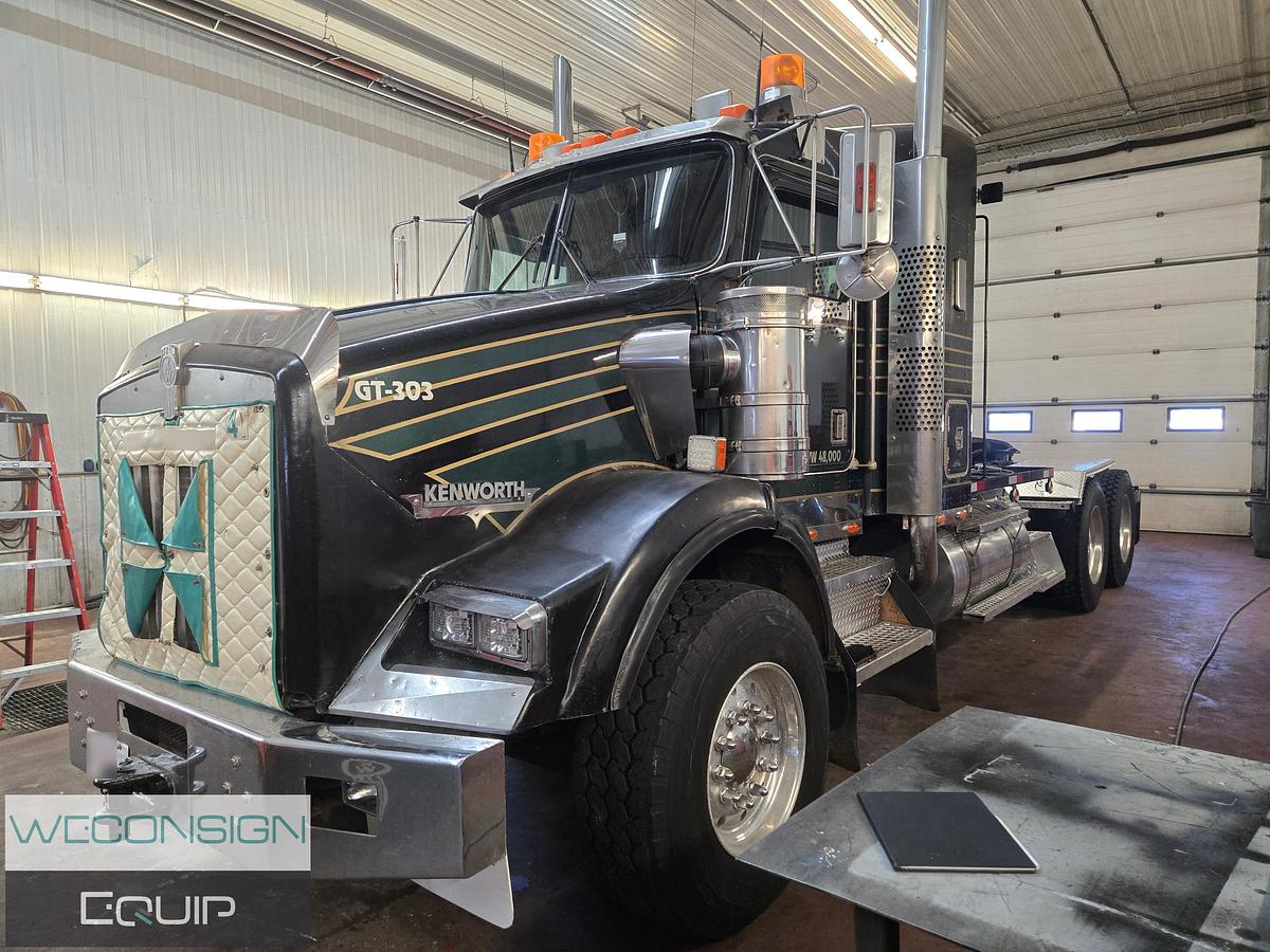 Used 1999 Kenworth T800 38" Sleeper
