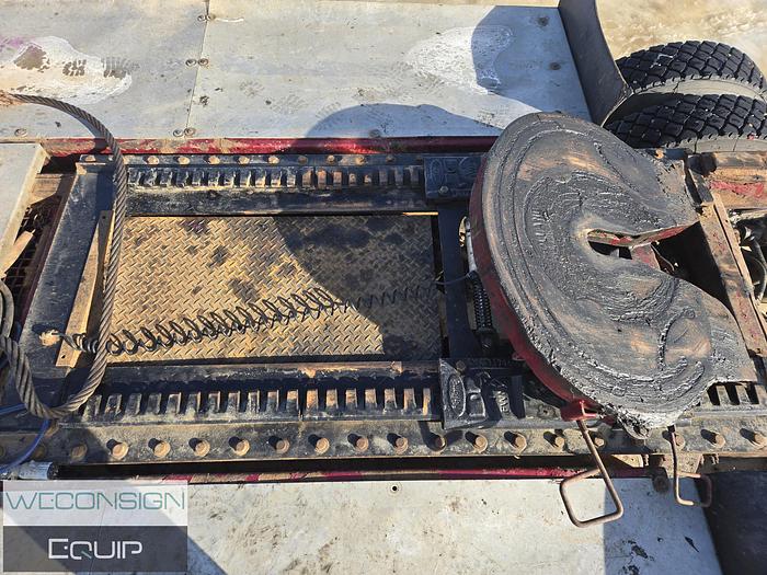 Used 2013 Peterbilt 367 Sleeper Winch Truck