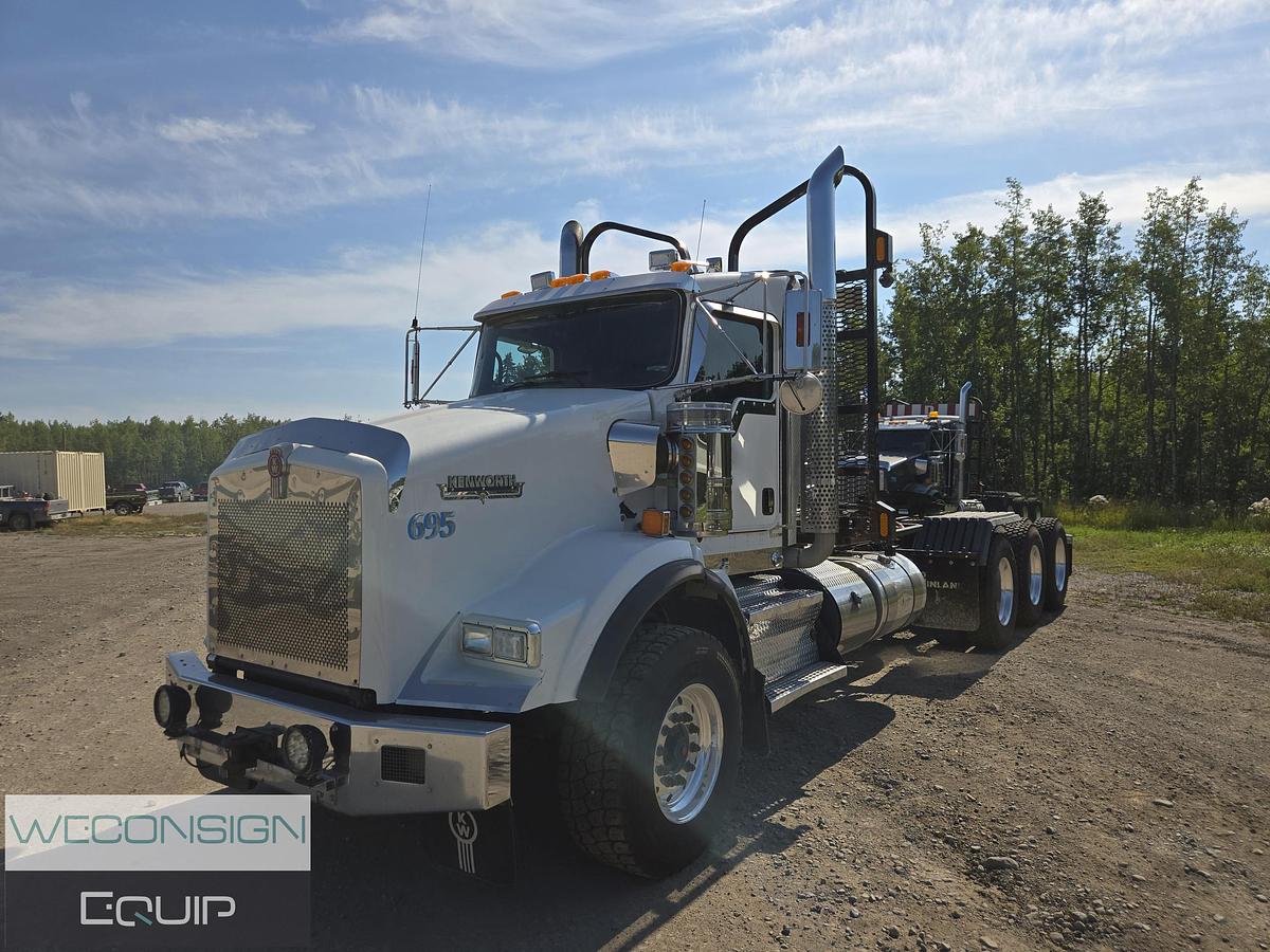 Used 2020 Kenworth T800 Daycab Logging Truck